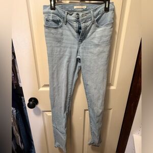Levi’s 312 shaping slim 27”